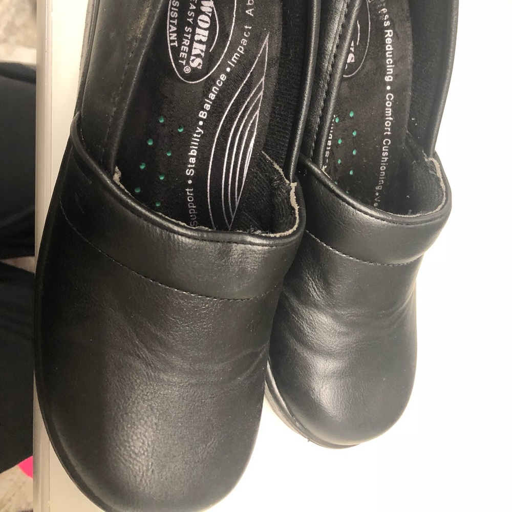 Clogs-7 1/2M